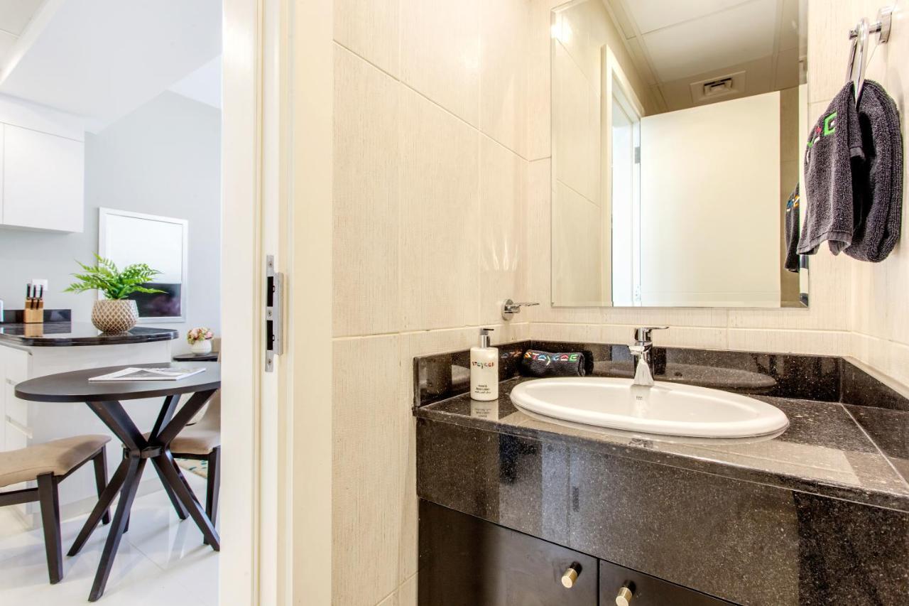 Staycae Holiday Homes - Tower 108 Dubai Bagian luar foto